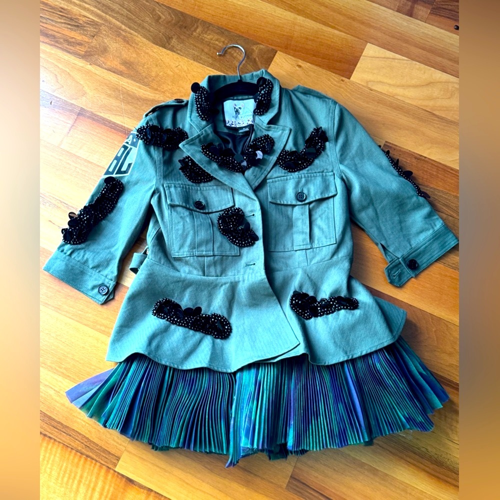 Embroidered sequins Green Jacket with detachable waist band size S price is FIRM